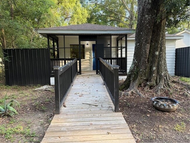 Building Photo - 39344 Rosalind Dr