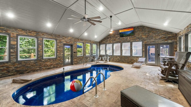 Building Photo - 2209 Henderson Springs Rd Unit ID1226184P