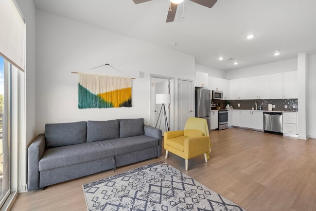 Photo - 633 E Main St Unit ID1014613P