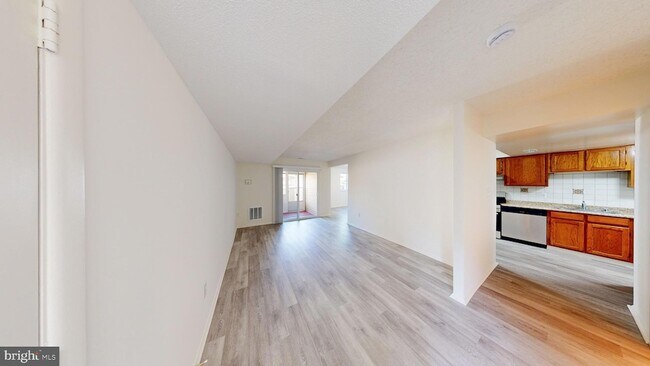 Photo - 7197 Cimarron Ct
