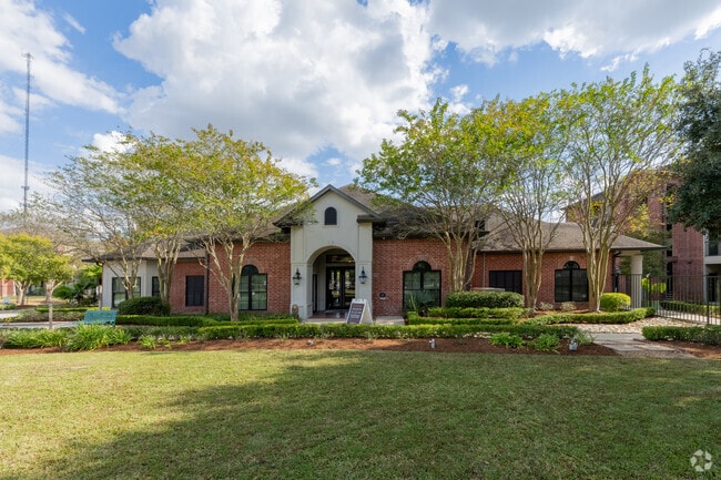 Leasing Office - Turnberry Place Apartments