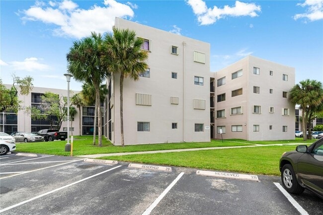 Photo - 8520 SW 133rd Avenue Rd Unit 323