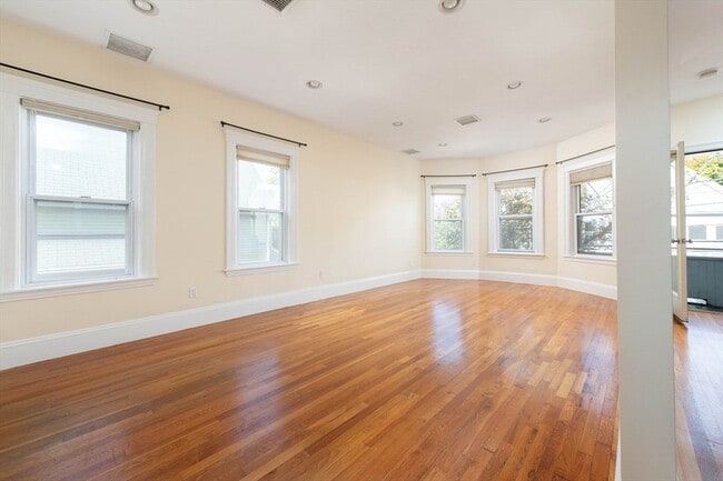 Photo - 148 Albion St Unit 2