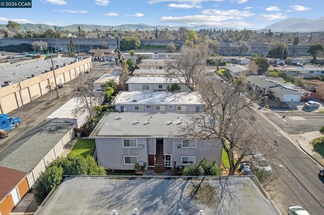 Photo - 2756 Argyll Ave