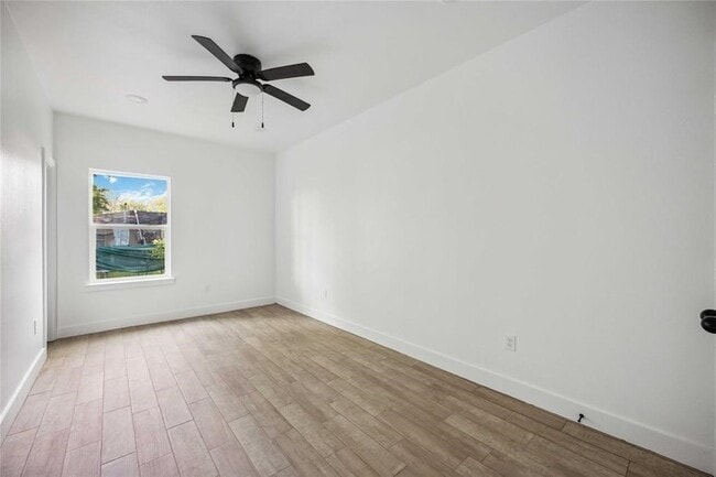 Photo - 5122 Southwind St Unit B