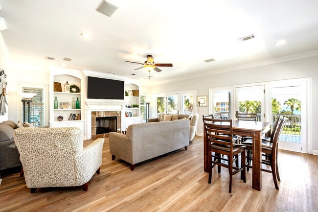 Building Photo - 2825 Scenic Hwy 98 Unit ID1285914P