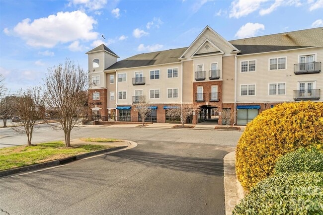 Building Photo - 1410 4th St Dr NW