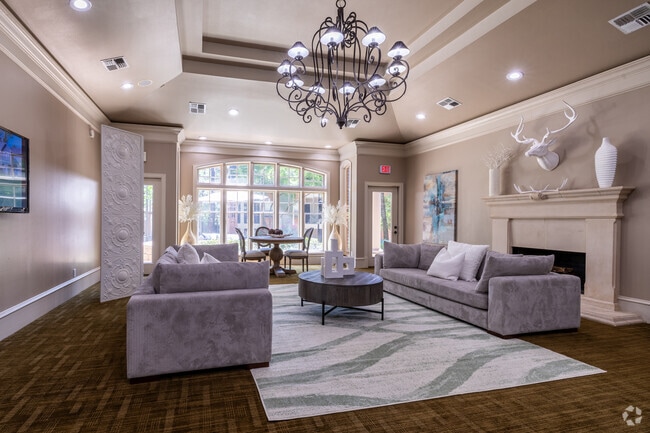 Interior Photo - White Oak Apartments