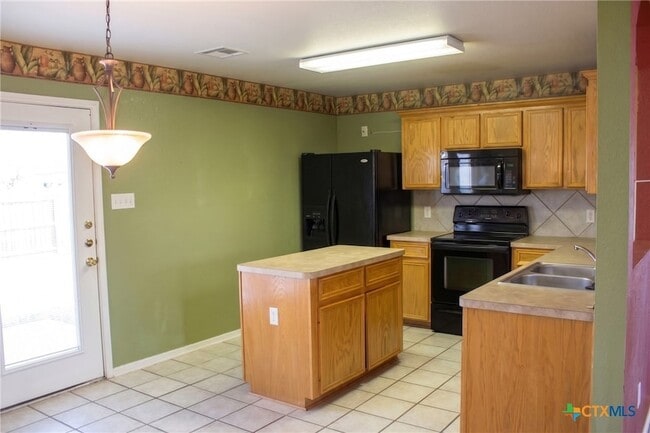 Photo - 2205 Napier Dr