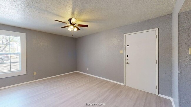 Photo - 1524 Pine Ridge Dr Unit B