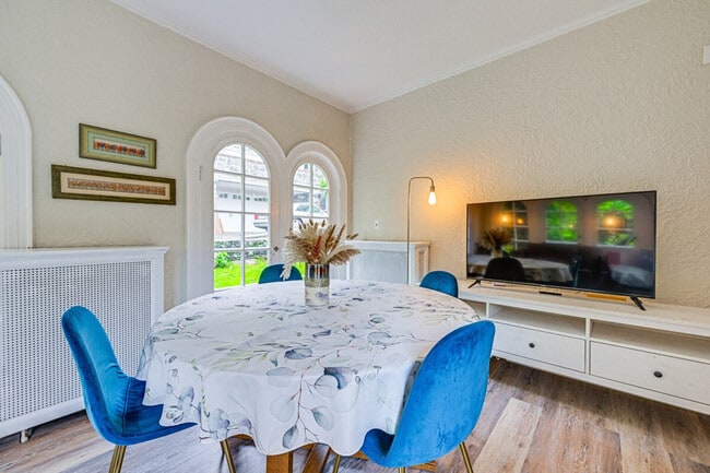 Photo - 518 Cortlandt Ave Unit ID1300248P