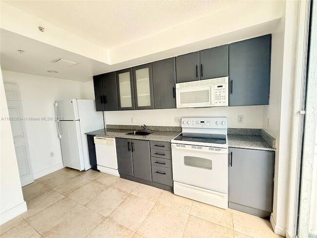 Photo - 275 NE 18th St Unit 507