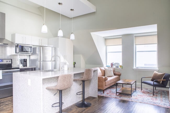 Photo - 225 E Michigan St Unit SI ID1514881P