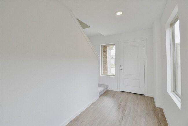 Photo - 18546 Cepagatti Dr