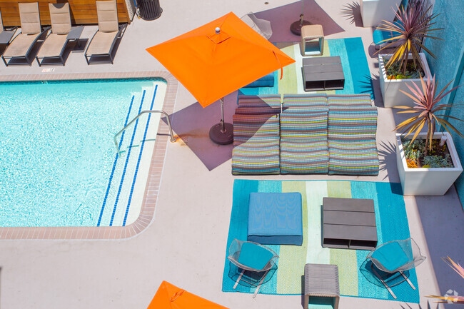 Sun Deck - URBANLUX FLEUR PREMIUM