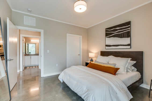 Photo - South Banks at Suttree Landing