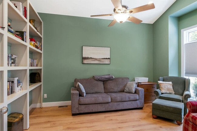 Photo - 140 Crane Ln Unit ID1051669P