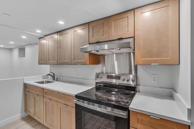 Photo - 74 Ruthven St Unit G