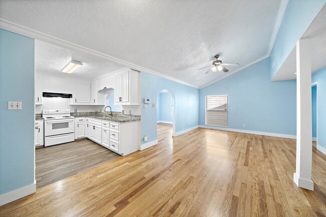 Photo - 12104 Burdine St