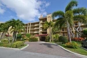 Building Photo - 825 Egret Cir Unit 404