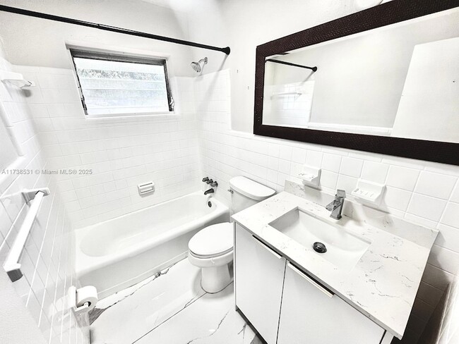 Photo - 226 SW 6th St Unit A