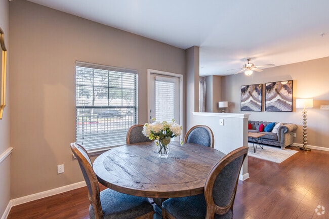 1BR, 1BA - 805SF - Dining Room - Clearpoint Crossing Residences