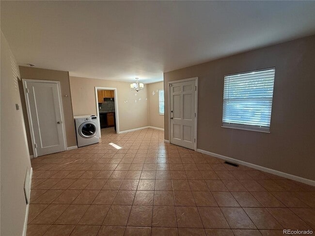 Photo - 1349 Kenton St