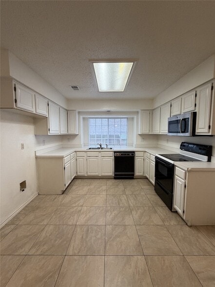 Photo - 1426 Mapleview Dr
