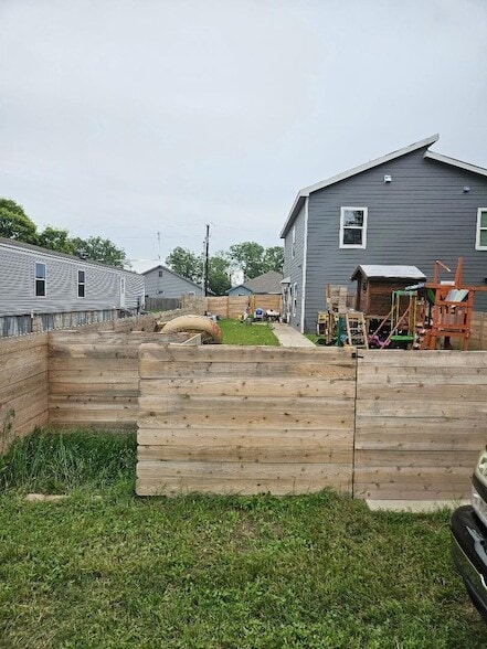 Building Photo - 305 Anderson St Unit A
