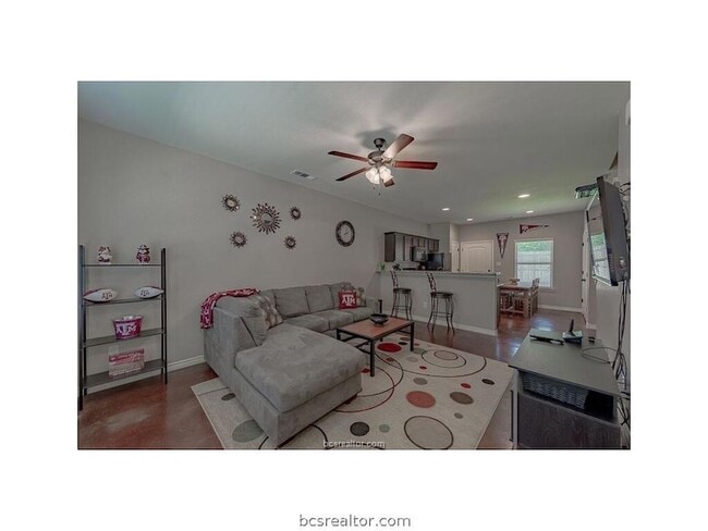 Photo - 129 Watson St