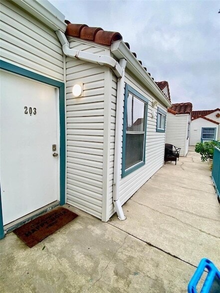 Building Photo - 2500 Woodgate Blvd Unit 203