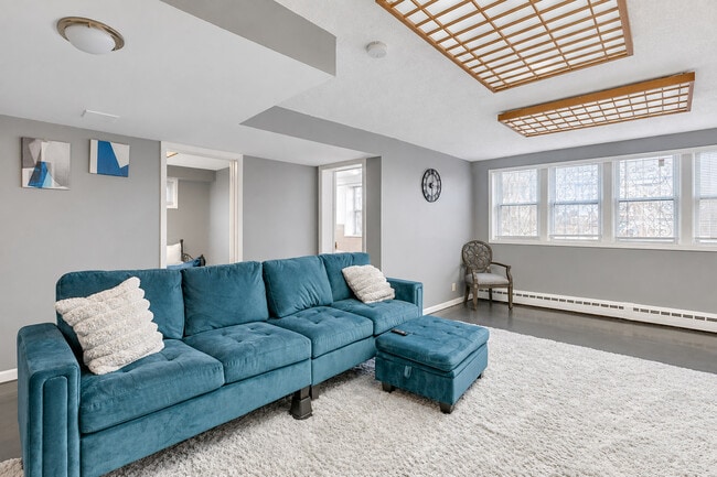 Building Photo - 126 Gifford Ave Unit SI ID1546496P