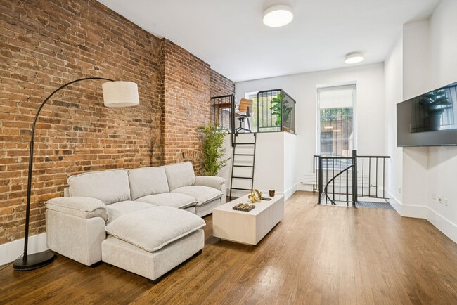 Building Photo - 125 E 83rd St Unit SI ID1312101P