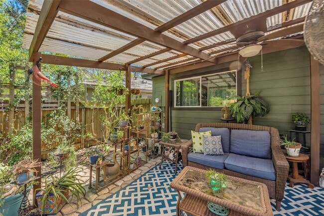 Photo - 116 W White Willow Cir