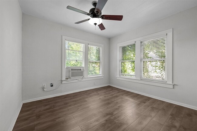 Photo - 907 W Gray St Unit 4