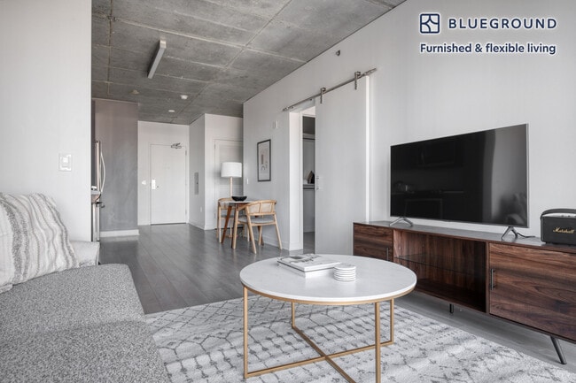 Photo - 311 W Illinois St Unit FL10-ID818