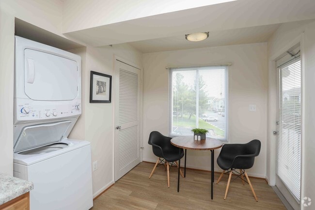 1BR, 1BA - 745 SF - Battery Heights Apartments