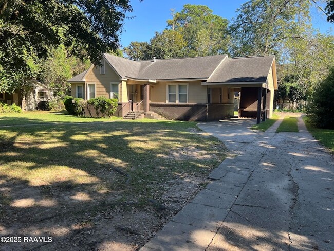 Photo - 617 Wilson St