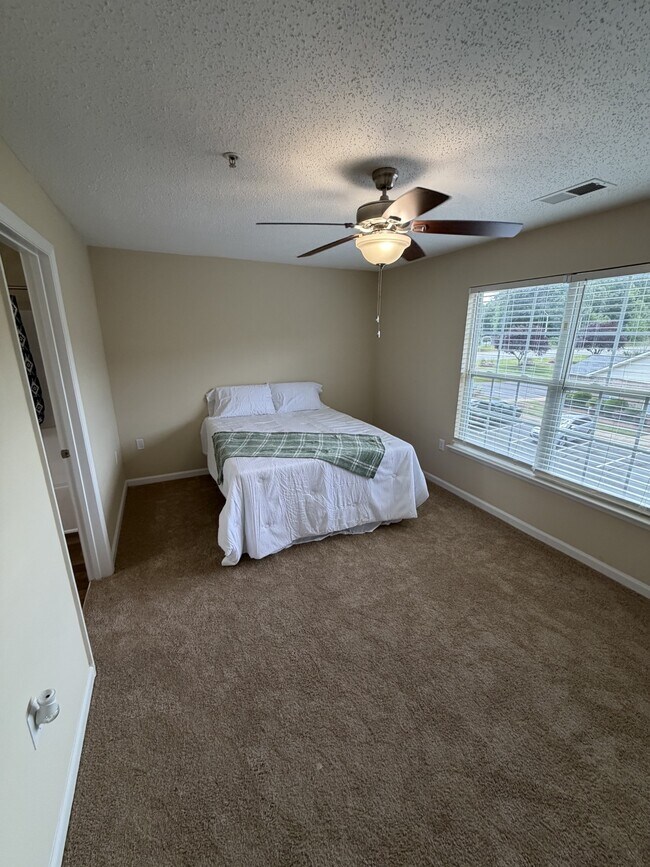 2BR, 2BA Primary Bedroom - Stonecrest