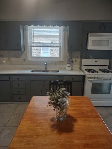 Photo - 827 Porter St