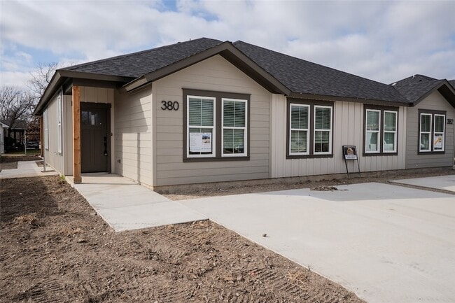 Photo - 380 N Dallas St