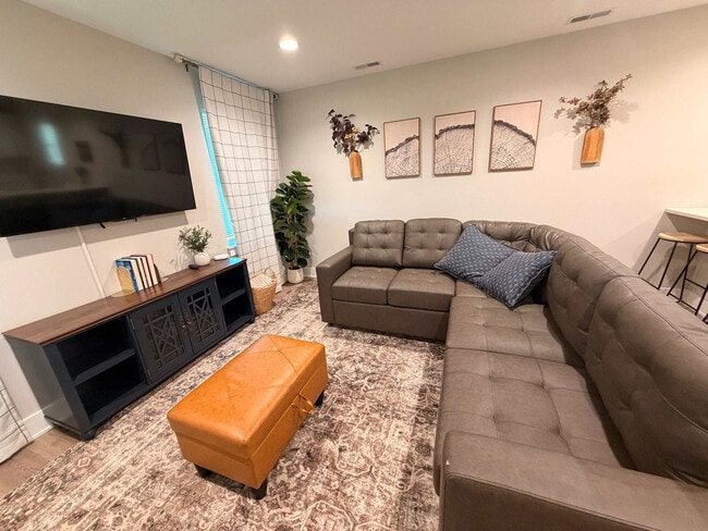 Building Photo - 1249 Kinsmoor Ave Unit SI FL2-ID1460945P