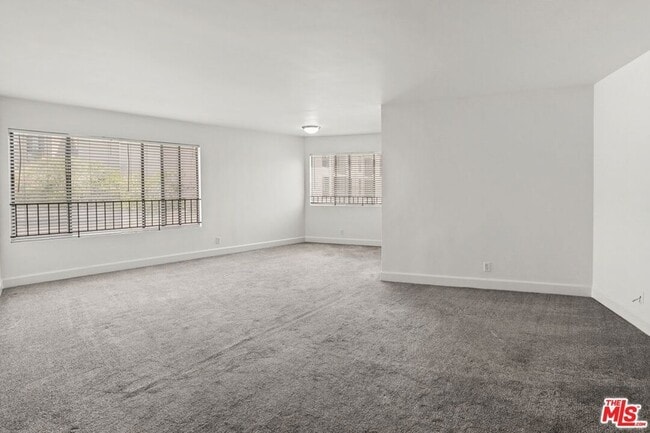 Photo - 10982 Roebling Ave