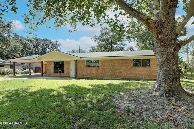 Photo - 113 Montgomery Dr