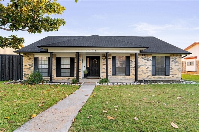 Building Photo - 1208 Kesser Dr