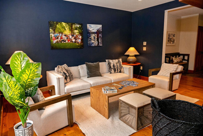 Building Photo - 28 Yellow Birch Cir Unit ID1262032P