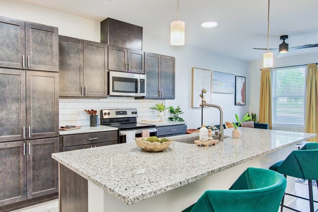 Photo - Bold on Blvd