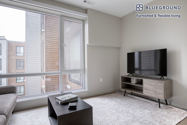 Photo - 1550 Soldiers Field Rd Unit FL5-ID998