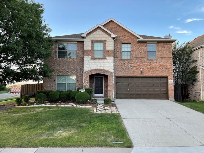 Building Photo - 3012 Hoover Dr