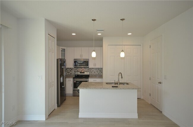 Photo - 272 Pelton Cir